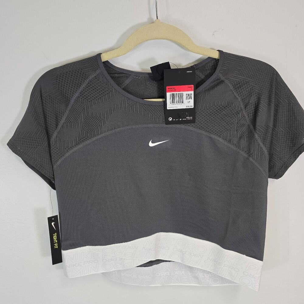 Nike Pro Tight Fit Women's Athletic Cropped T-Shirt sz L NWT